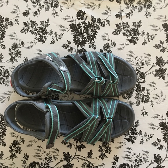 Everlast Women’s Scarlett Outdoor Hiking Sandals - Picture 1 of 5